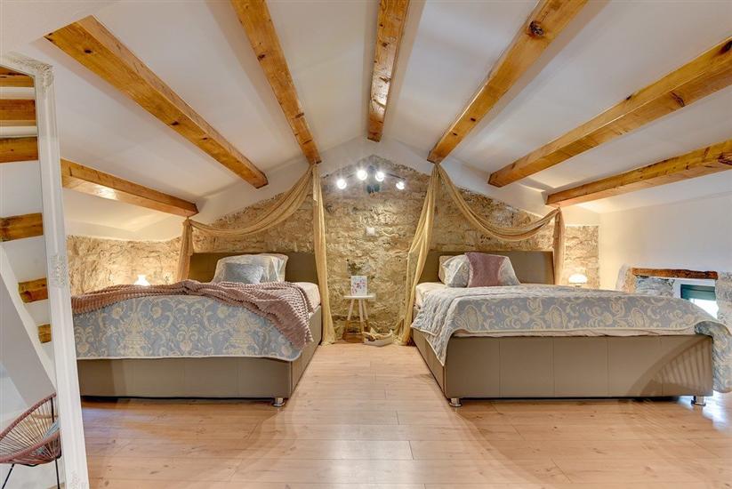 House K1, for 8 persons