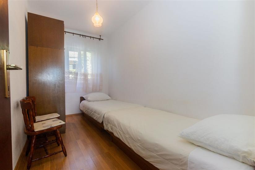 Apartment A1, for 5 persons