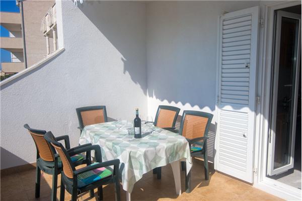 Apartment A1, for 5 persons
