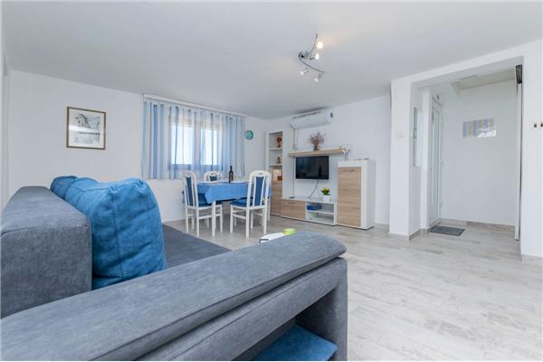 Apartment A1, for 6 persons