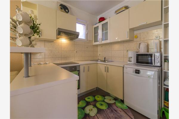 House K1, for 12 persons