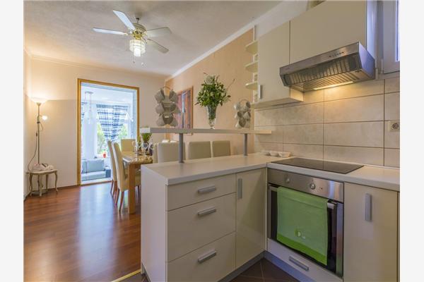 House K1, for 12 persons