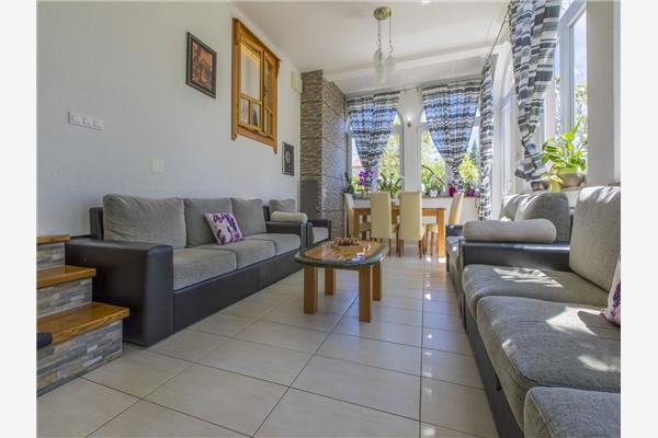 House K1, for 12 persons