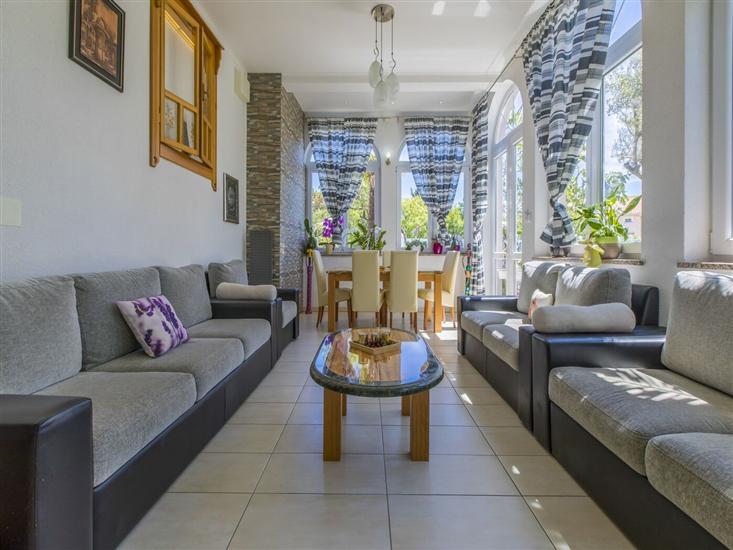 House K1, for 12 persons