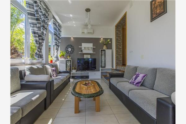 House K1, for 12 persons