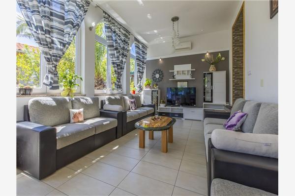 House K1, for 12 persons