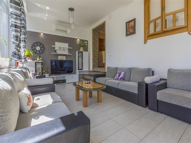 House K1, for 12 persons