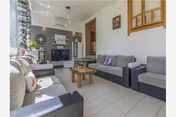 House K1, for 12 persons