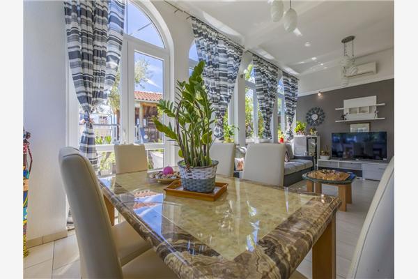 House K1, for 12 persons