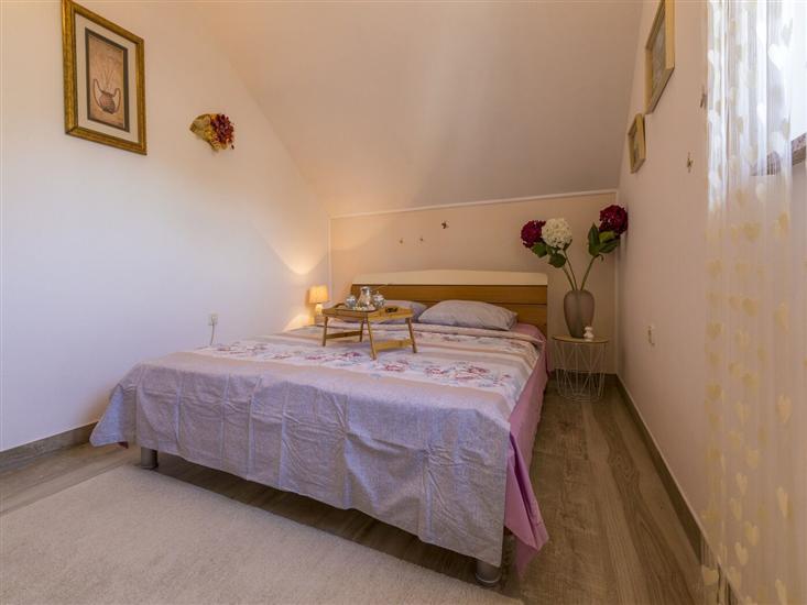 House K1, for 12 persons