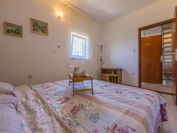 House K1, for 12 persons