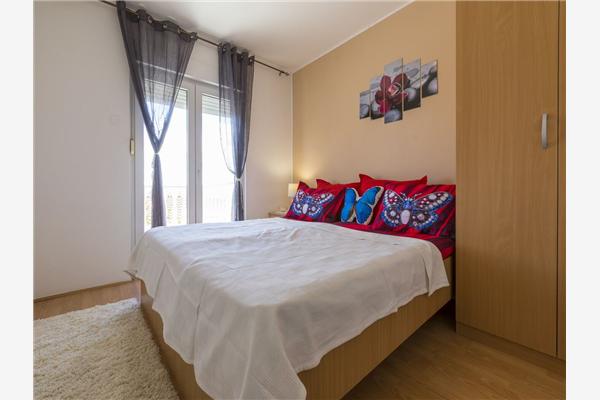 House K1, for 12 persons