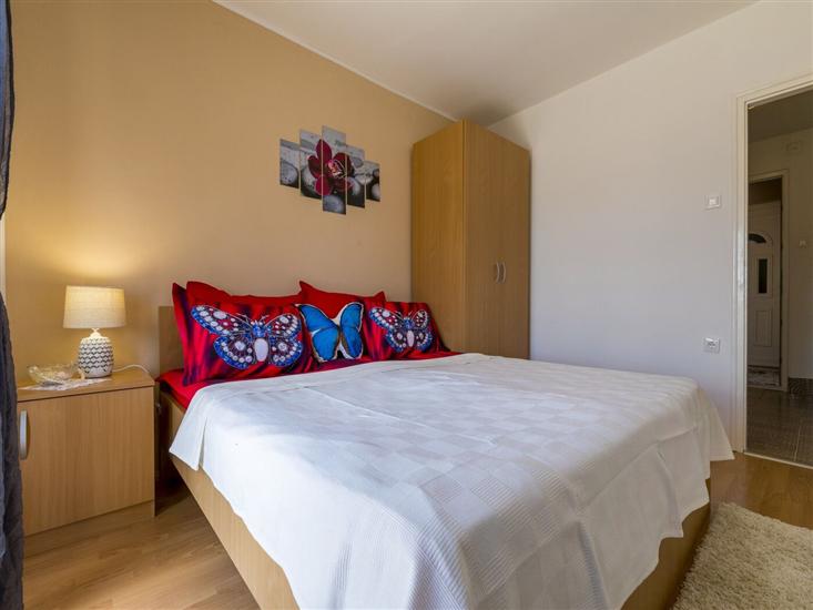 House K1, for 12 persons