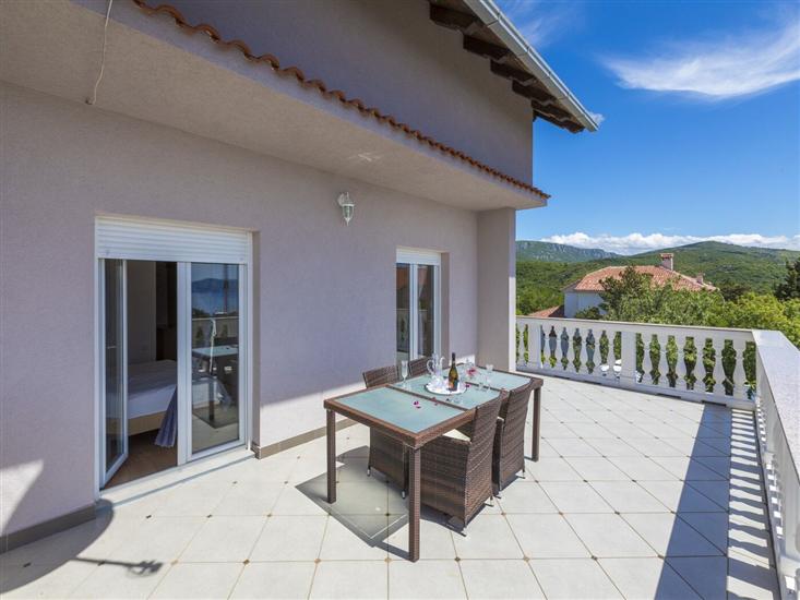 House K1, for 12 persons