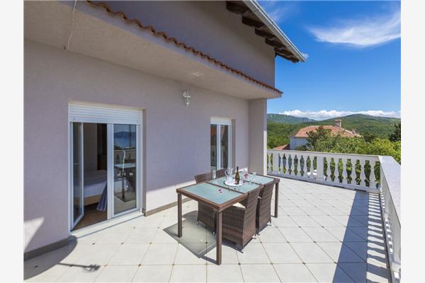 House K1, for 12 persons