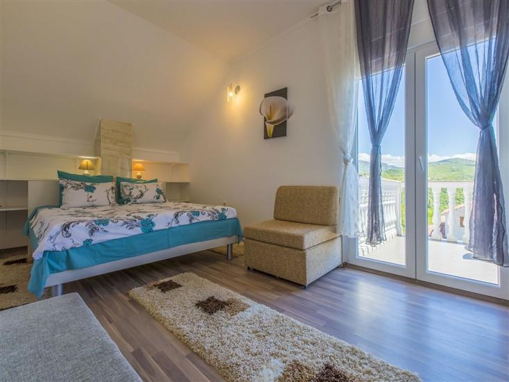 House K1, for 12 persons