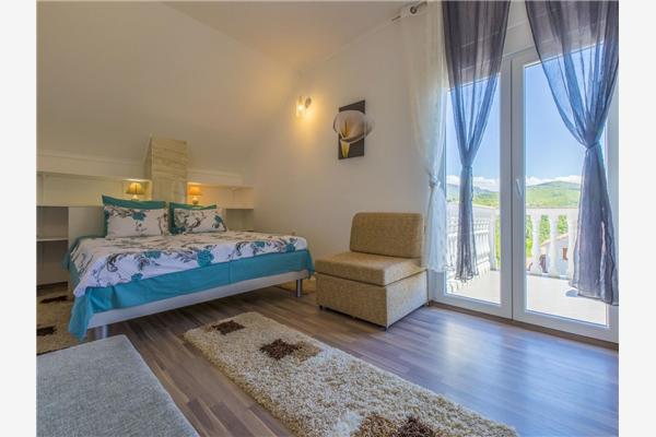 House K1, for 12 persons