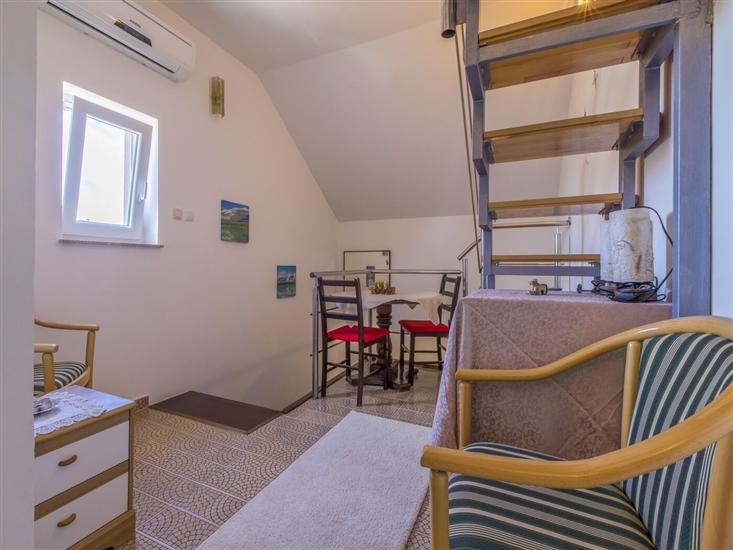 House K1, for 12 persons