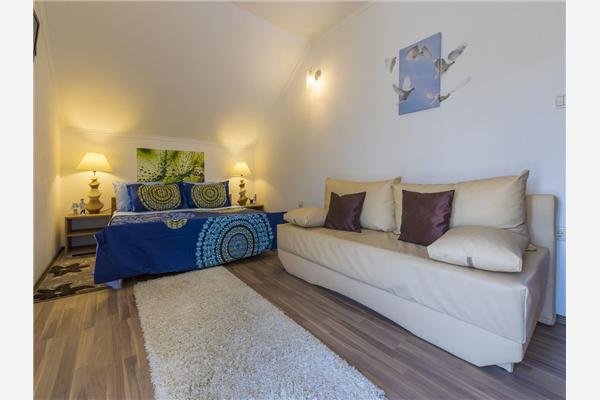 House K1, for 12 persons