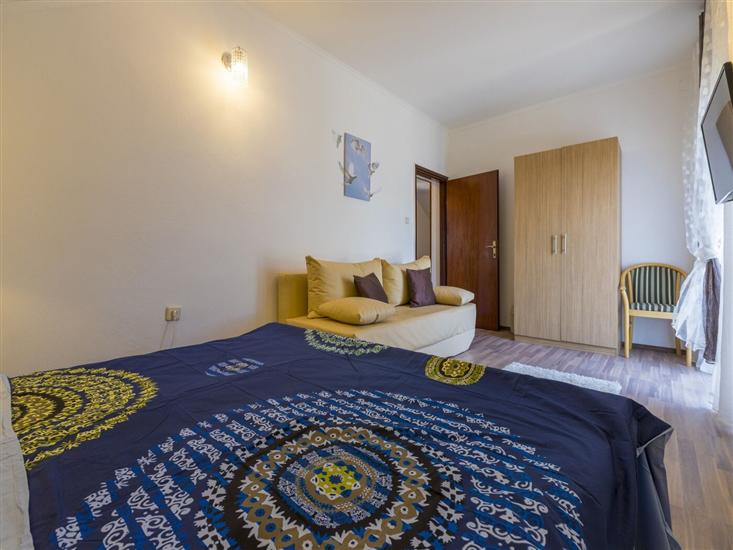 House K1, for 12 persons