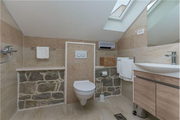 Apartment A1, for 5 persons