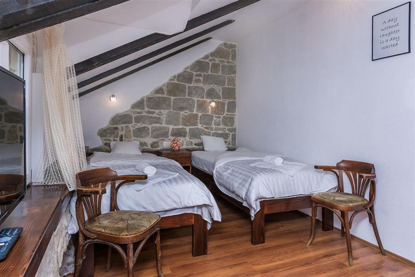 Apartment A1, for 5 persons