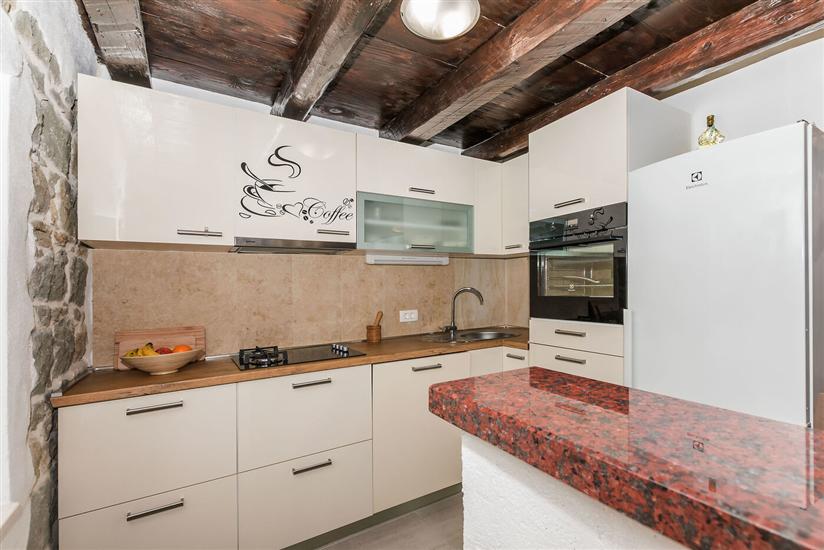 Apartment A1, for 5 persons