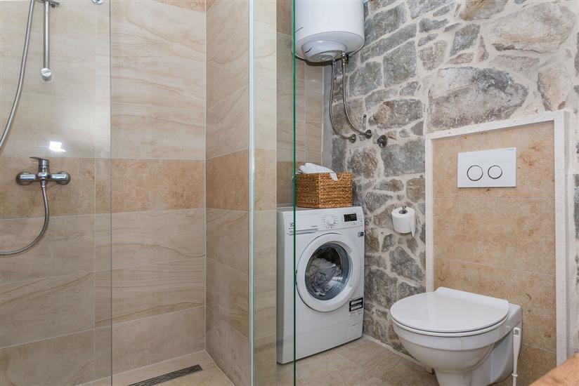 Apartment A1, for 5 persons