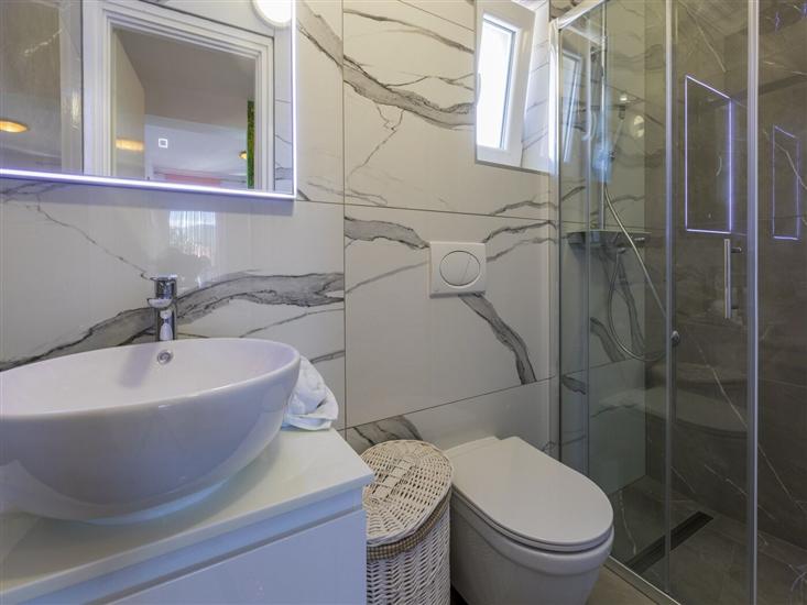 House K1, for 12 persons