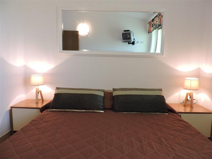 Apartment A2, for 5 persons