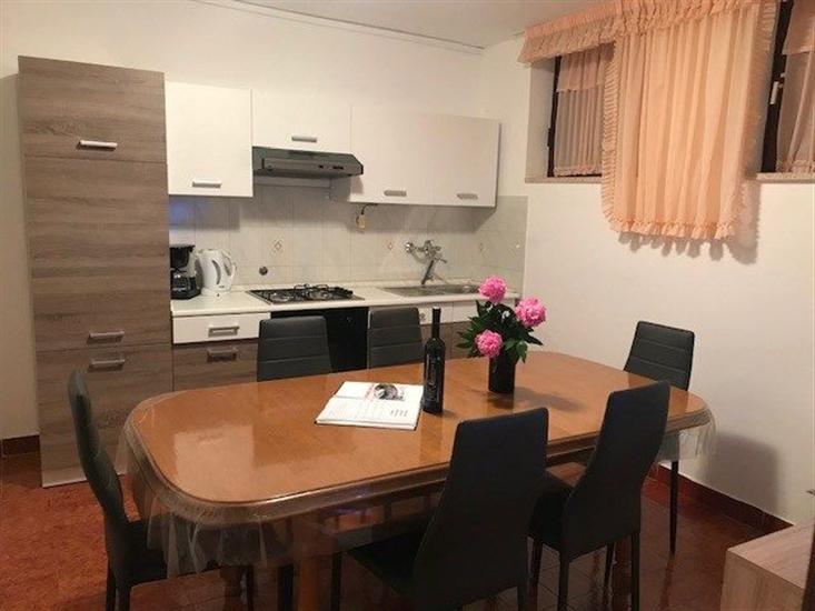 Apartment A1, for 6 persons