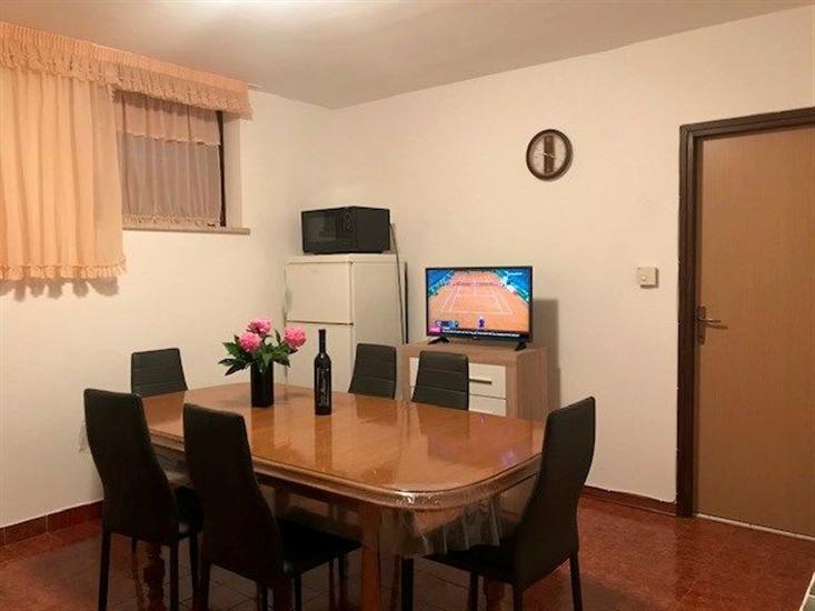 Apartment A1, for 6 persons