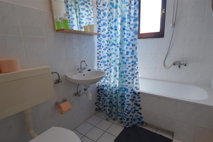 Apartment A1, for 5 persons