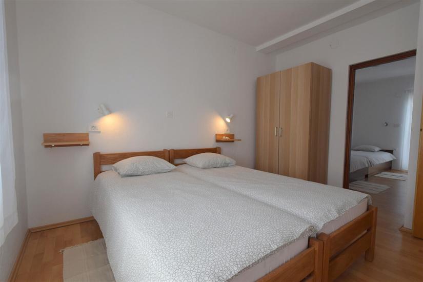 Apartment A1, for 5 persons