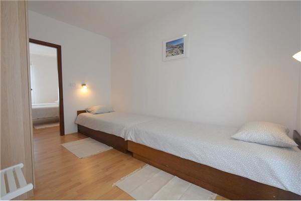 Apartment A1, for 5 persons