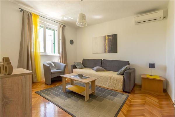 House K1, for 8 persons