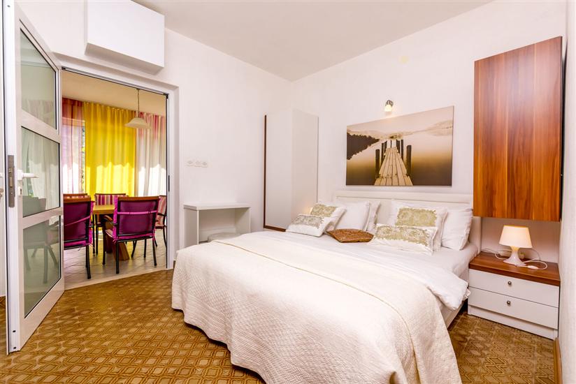 House K1, for 10 persons