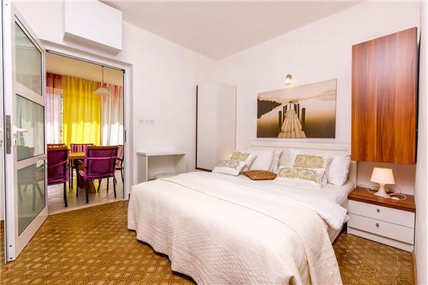 House K1, for 10 persons