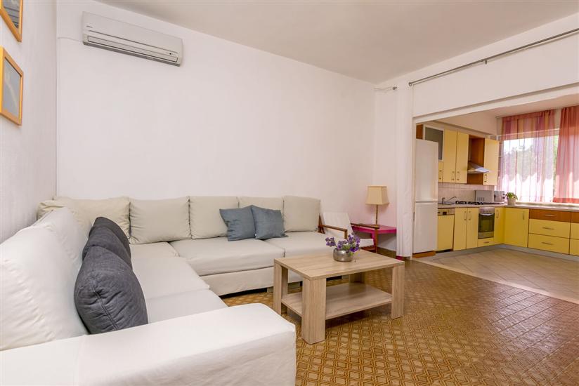 House K1, for 10 persons