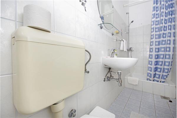 Apartment A4, for 4 persons