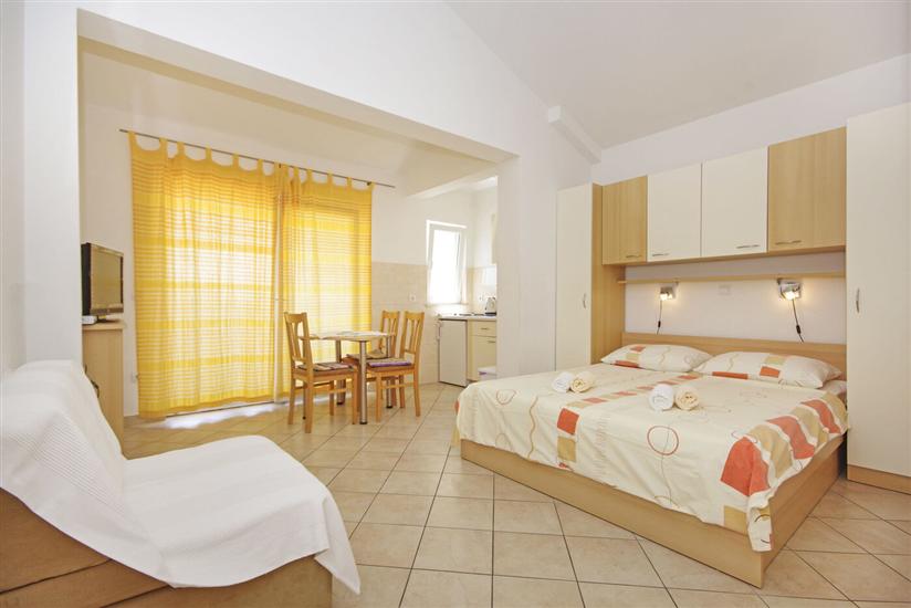 Apartment A6, for 4 persons
