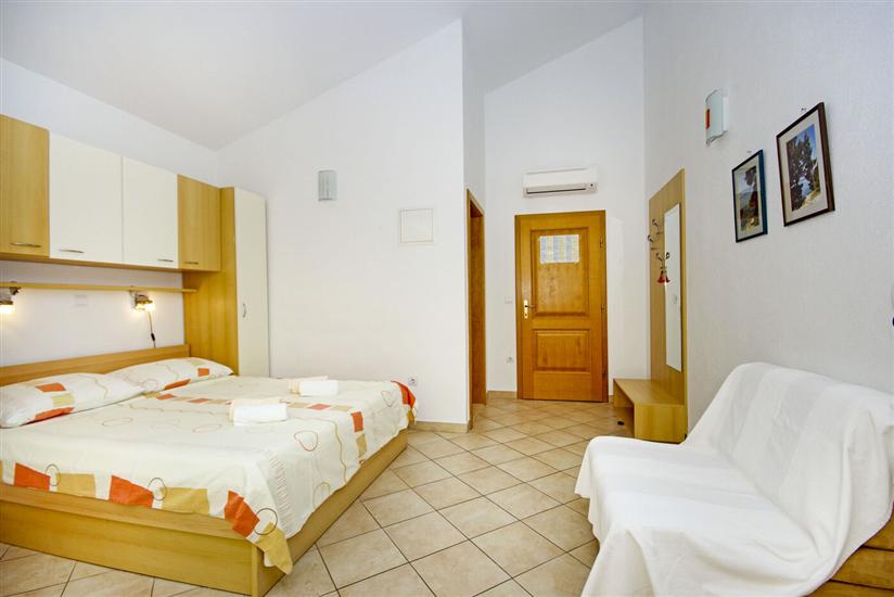 Apartment A6, for 4 persons