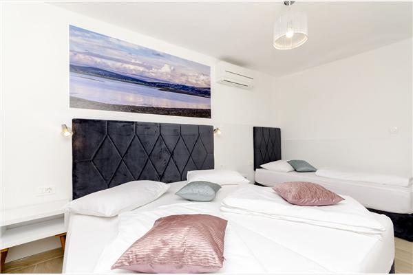 Apartment A1, for 5 persons