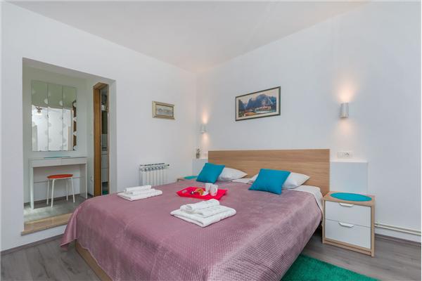 Apartment A1, for 5 persons