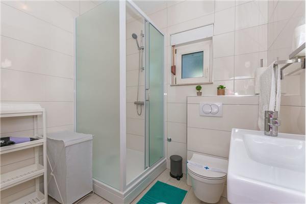 Apartment A1, for 5 persons