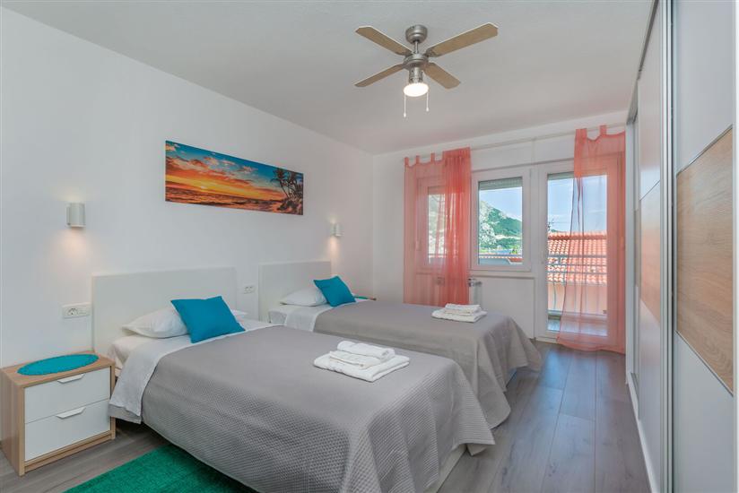 Apartment A1, for 5 persons