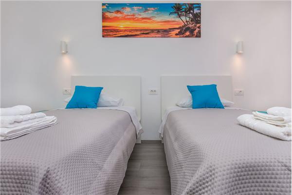 Apartment A1, for 5 persons