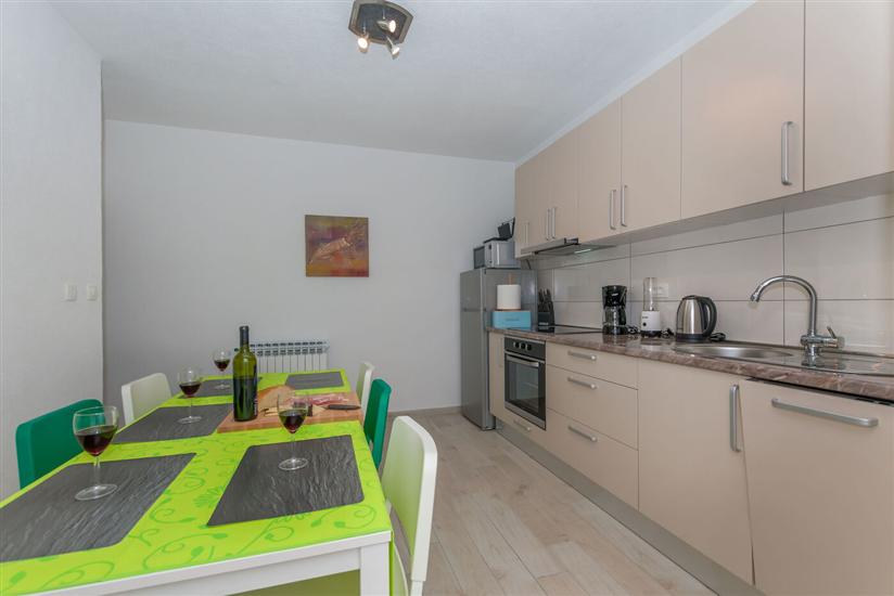 Apartment A1, for 5 persons