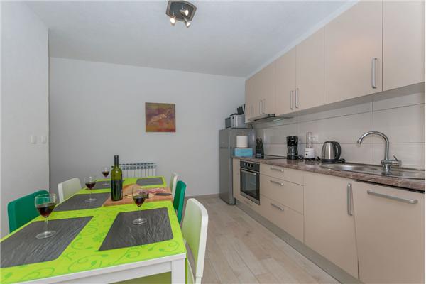 Apartment A1, for 5 persons