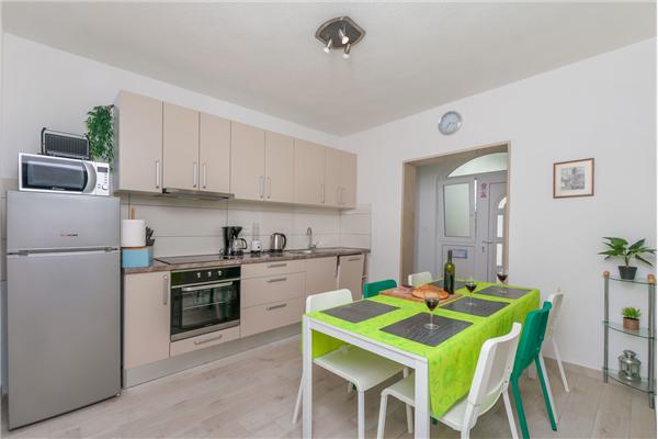 Apartment A1, for 5 persons